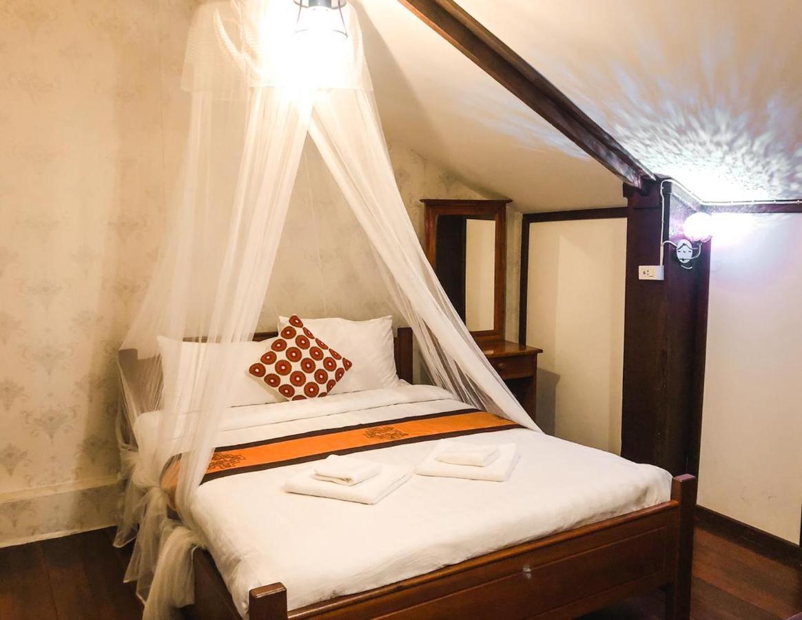 Ananta Hotel Luangprabang Exterior photo