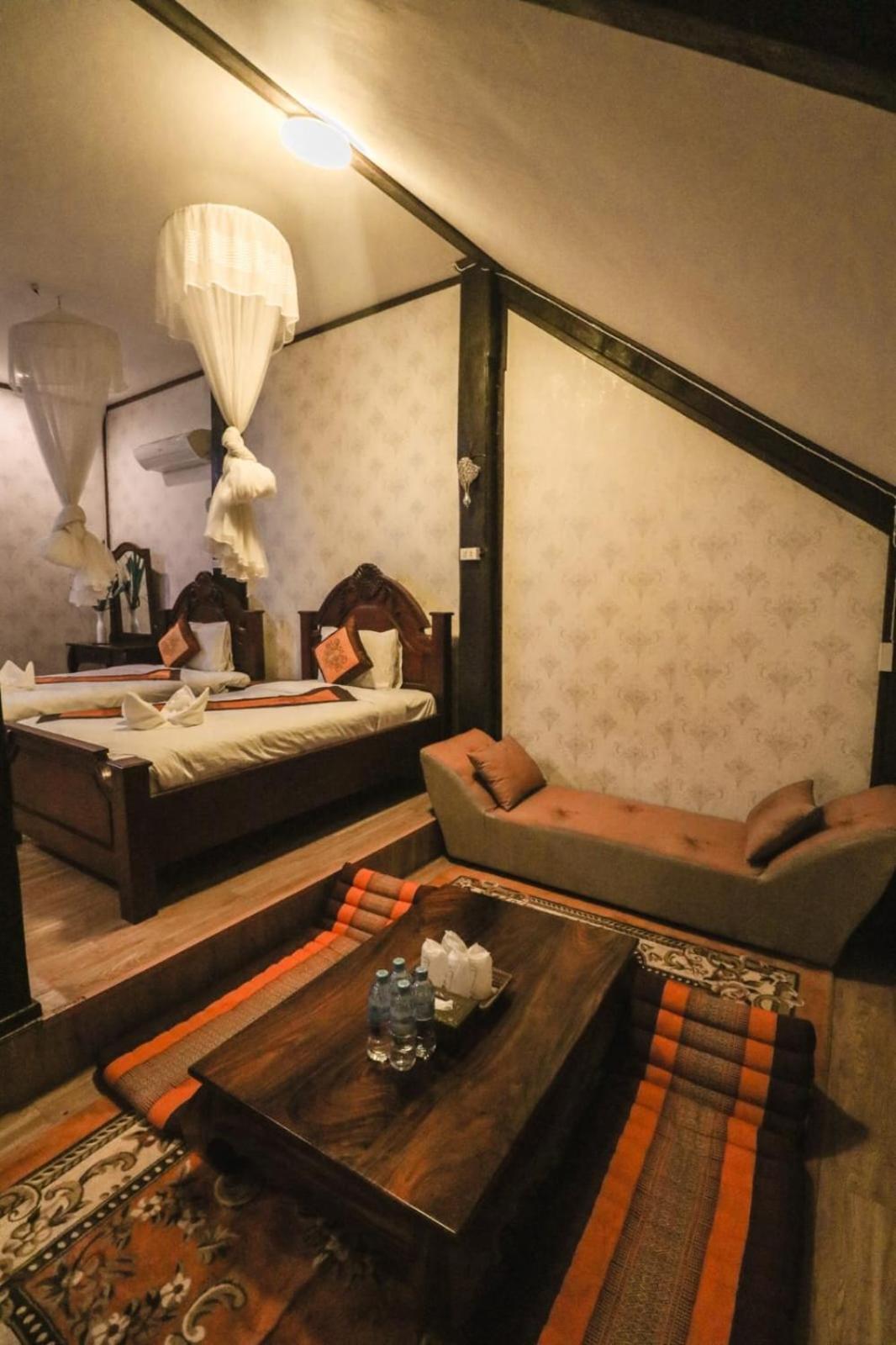 Ananta Hotel Luangprabang Exterior photo